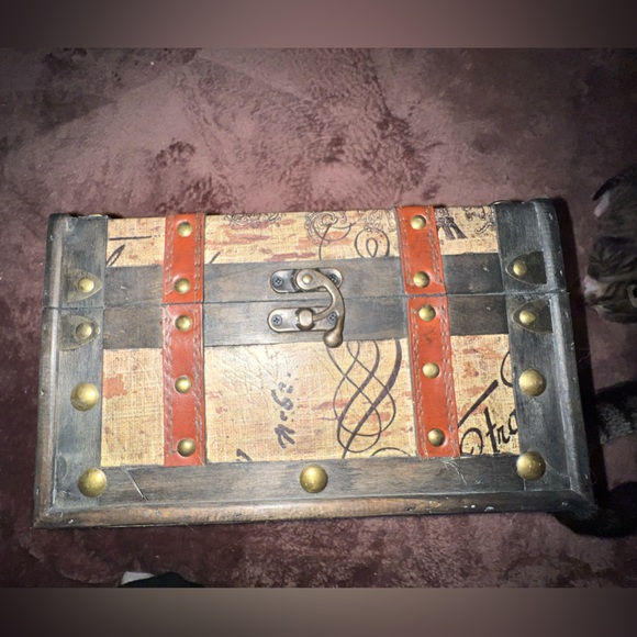 Rare! Handmade Japanese storage box! Zen style. Perfect accent for any room! - Picture 8 of 12